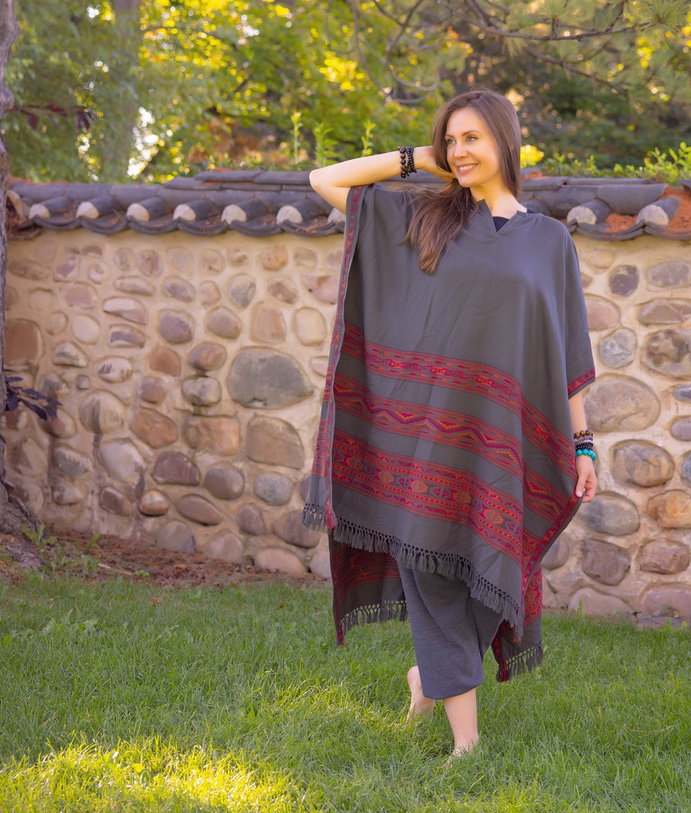 Poncho (Experience) -