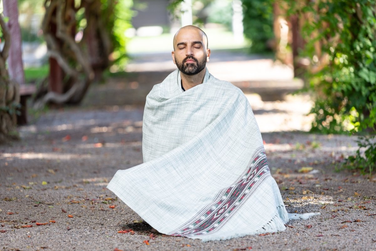 Meditation Shawl / Meditation Blanket / Prayer Shawl for Men Women (Love) - Meditation Shawl